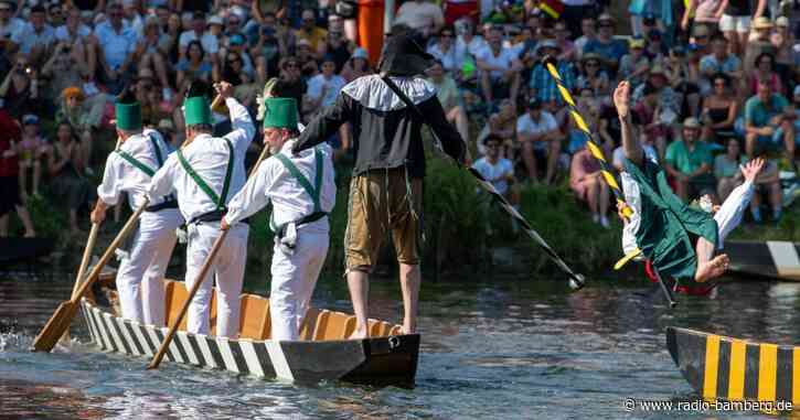 Duell auf der Donau: Tausende verfolgen Ulmer Fischerstechen