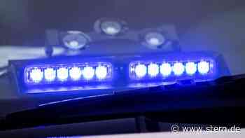 Ludwigslust-Parchim: Auto überschlägt sich: Drei Verletzte auf A24 - STERN.de