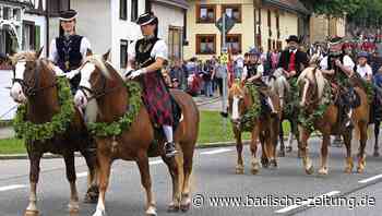 180 Reiter auf Prozession - Lenzkirch - badische-zeitung.de