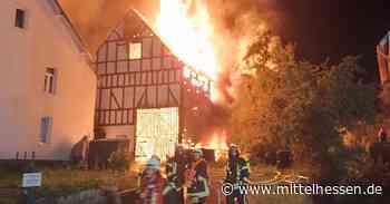 Hoher Schaden: Scheune und Dachstuhl in Eschenburg in Brand - Mittelhessen