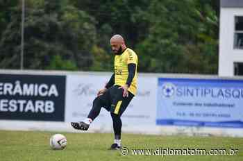 Brusque realiza último treino em Brusque antes de embarcar para Campinas - Diplomata FM