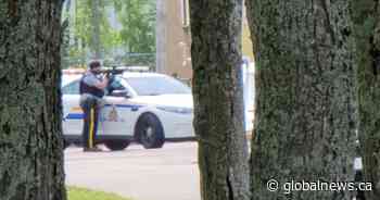 Residents in Moncton neighbourhood asked to stay inside with RCMP ‘operation’ underway - Global News