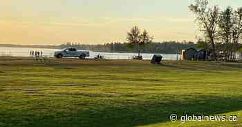 Crews continue to search for missing paddle boarder in Elk Island Park