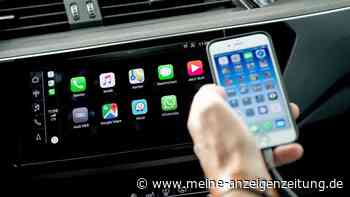 Smartphone sucht Anschluss im Auto