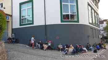 Tischreservierungen fürs Flötzinger: „Hardcore-Fans“ warten seit 2 Uhr