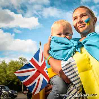 Gallery: Ukrainians applauded through town centre at Farnham Carnival 2022 | altonherald.com - Alton Herald