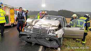 Kreuztal: Mercedes prallt frontal gegen Bus – zwei Verletzte - WP News