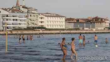 Incendi in Fvg, prenotazioni austriache annullate a Grado. «Ma i roghi sono lontani» - Il Piccolo