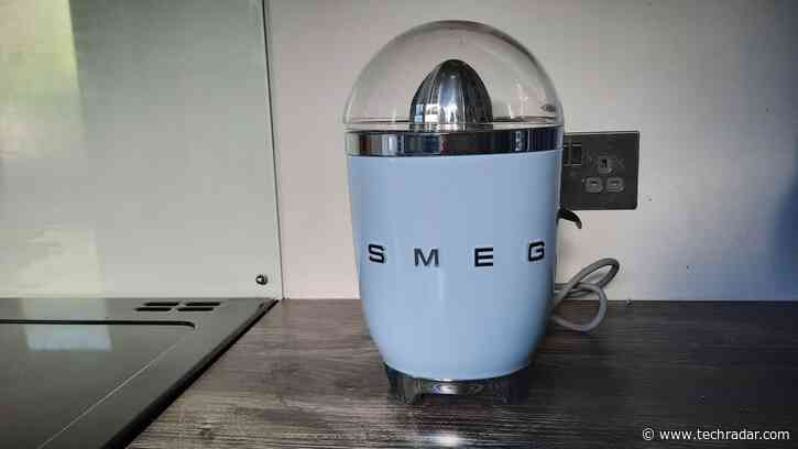 Smeg CJF01 citrus juicer review