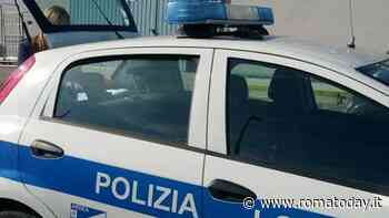 Incidente via Pontina Vecchia: si scontrano auto e scooter, morta una donna