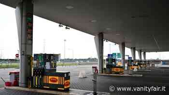 Trieste, sedicenne abbandonato in autostrada: lo manterrà il Comune - Vanity Fair Italia