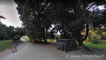 Molesta e insegue due ragazze a Villa Ada, poi aggredisce i soldati davanti all'ambasciata