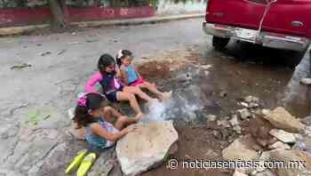 Usan fuga de agua en Cuernavaca ¡como jacuzzi! - Énfasis - Noticias - Énfasis