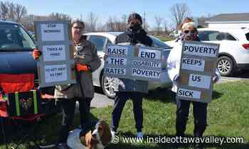 Smiths Falls residents rally in solidarity for increased ODSP rates - Ottawa Valley News