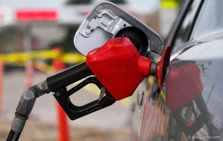 Average gas price falls to $4.54 per gallon
