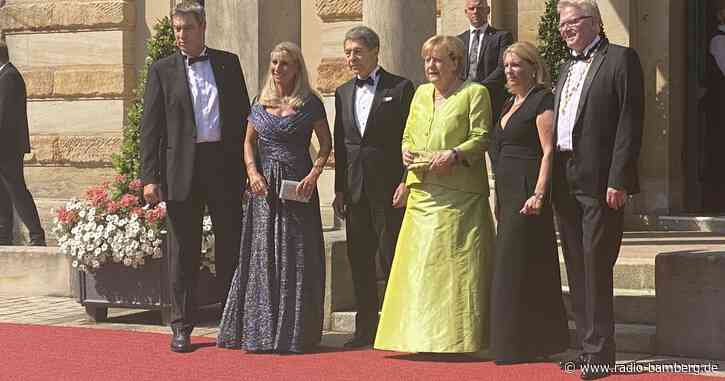Champagner Bratwürste bei 35 Grad – Bayreuther Wagner Festspiele haben begonnen