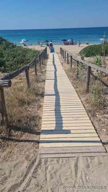 MANDURIA - Installate nuove passerelle di legno per l'accesso al mare sulla litoranea di Manduria - ManduriaOggi