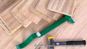 Stylen mit Parkett - so wirkt ein schmaler Raum breiter