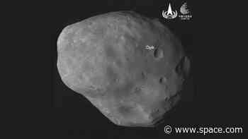 China's Mars orbiter snaps striking shot of Red Planet's larger moon, Phobos