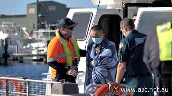 Missing sailor from Chinese bulk carrier found alive and well off Geraldton's coast - ABC News