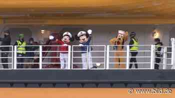 Comic-Stars legen in Papenburg ab: Disney-Premiere auf See - BILD