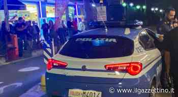 Jesolo, rissa furiosa in un negozio: due 17enni e un 18enne prendono a pugni il titolare. Rotto il setto nasal - ilgazzettino.it