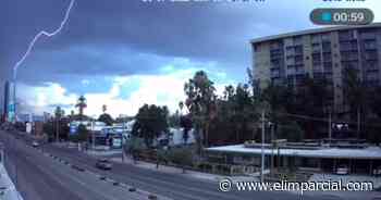 VIDEO: Rayo impacta en la torre de Hermosillo - EL IMPARCIAL Sonora