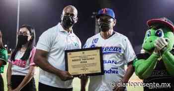 Olmecas de Tabasco reconoció a Roberto "Pantalones" Ochoa y Yoannis Yera en Macuspana - Diario Presente