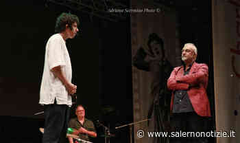 Caiazzo conquista il pubblico dello Charlot. In sala arriva Peppino Di Capri - Salernonotizie.it