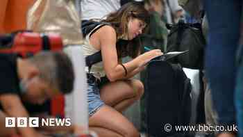 Ryanair boss hits out at airports: 'They had one job'