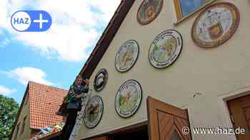 Sehnde: Am Haus von Familie Makrutzki in Rethmar hängen nun 24 Scheiben - HAZ