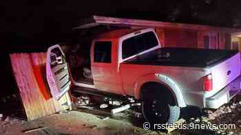 Hombre arrestado por estrellarse contra una casa en Arvada tenía múltiples DUI registrados