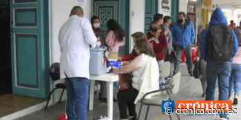 Continúa punto de vacunación en Gobernación de Loja - Diario Crónica (Ecuador)