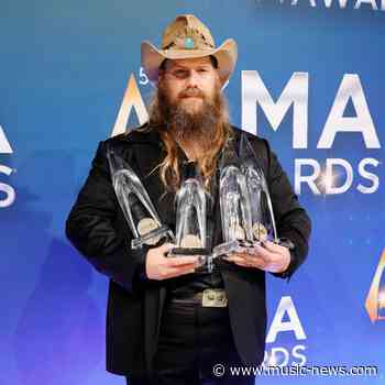 Chris Stapleton and Sheryl Crow have joined the lineup of Willie Nelson’s Farm Aid
