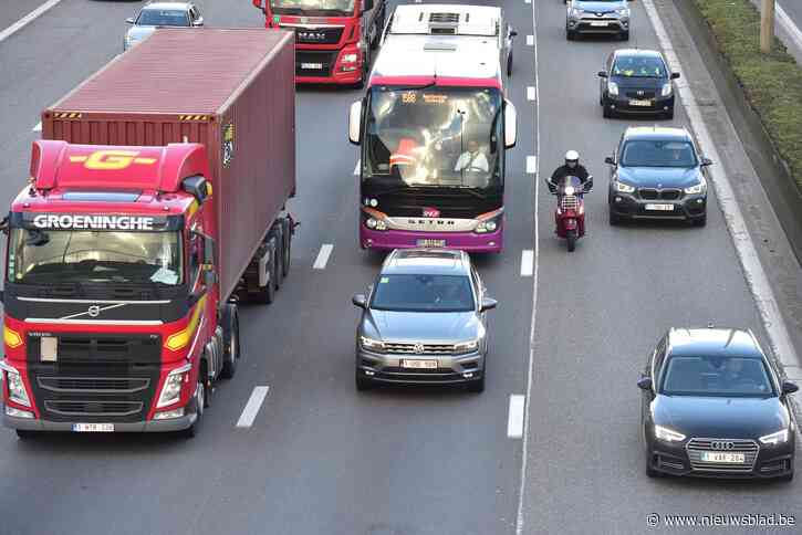 Blijf weg van de E40: zware verkeershinder verwacht tijdens werken