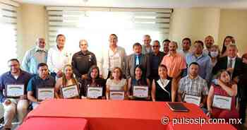 Reconocen a maestros de Rioverde - Pulso de San Luis