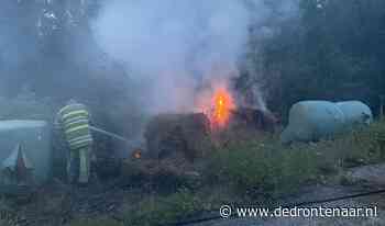 Balen hooi in brand langs Bremerbergdijk in Biddinghuizen - DeDrontenaar.nl