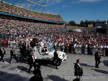 Live updates: Pope Francis starts public mass at Commonwealth Stadium in Edmonton