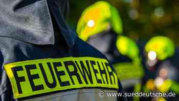 Stroh geht in Flammen auf: Landwirte helfen beim Löschen - Süddeutsche Zeitung - SZ.de