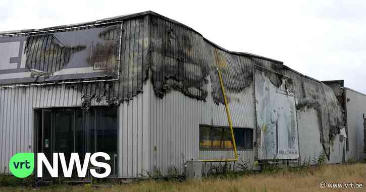 E313 tijdlang afgesloten door hevige bedrijfsbrand in Herentals vlak bij de snelweg - VRT NWS