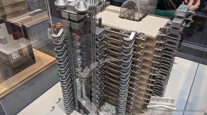 The architecture of the Royal Academy’s Summer Exhibition