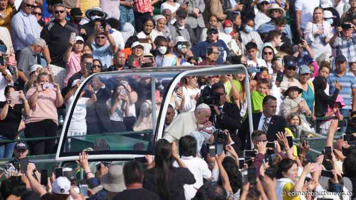 Pope Francis greets crowd, blesses babies at Commonwealth Stadium