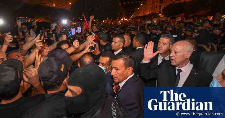 Tunisia president celebrates projected victory to give him almost total power
