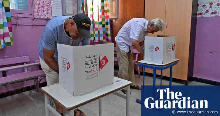 Tunisians vote in referendum on handing president almost total power