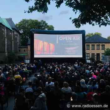 Essen: Aufbau für Open Air-Kino auf Burgplatz startet - Radio Essen