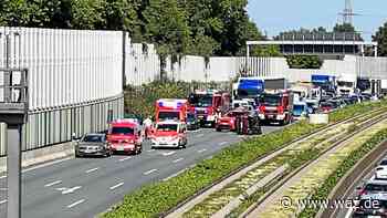 Schwerer Unfall auf der A40 in Essen - Auto überschlägt sich - WAZ News