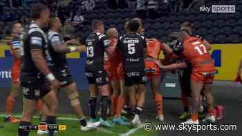 Double sin bin as tempers flare between Hull FC and Castleford! - Sky Sports