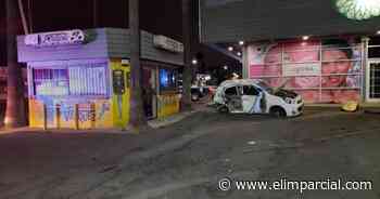 Hombre muere al chocar contra centro comercial en Ensenada - El Imparcial
