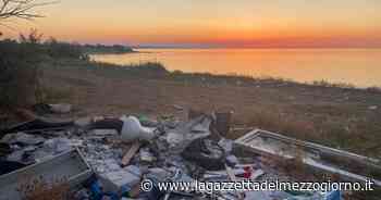 Brindisi, costa sfregiata: lungo il litorale un tripudio di discariche - La Gazzetta del Mezzogiorno