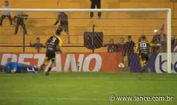 Com VAR em ação, Novorizontino derrota o Brusque e cola no G4 da Série B - LANCE!